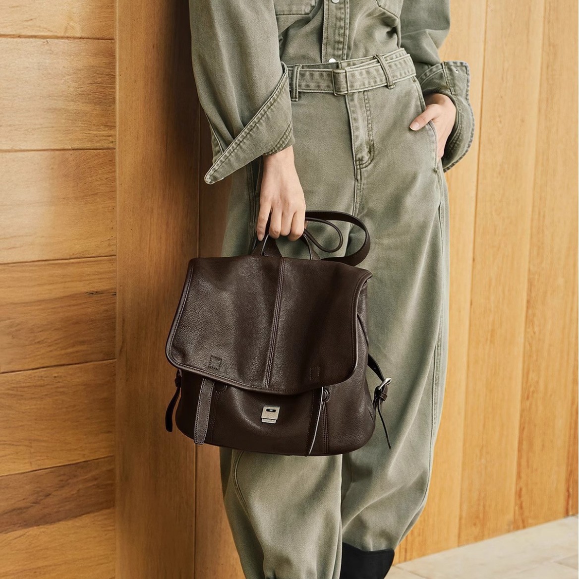 Personalized Waxed Canvas Mess - Business Backpack Brief avaliação e preço